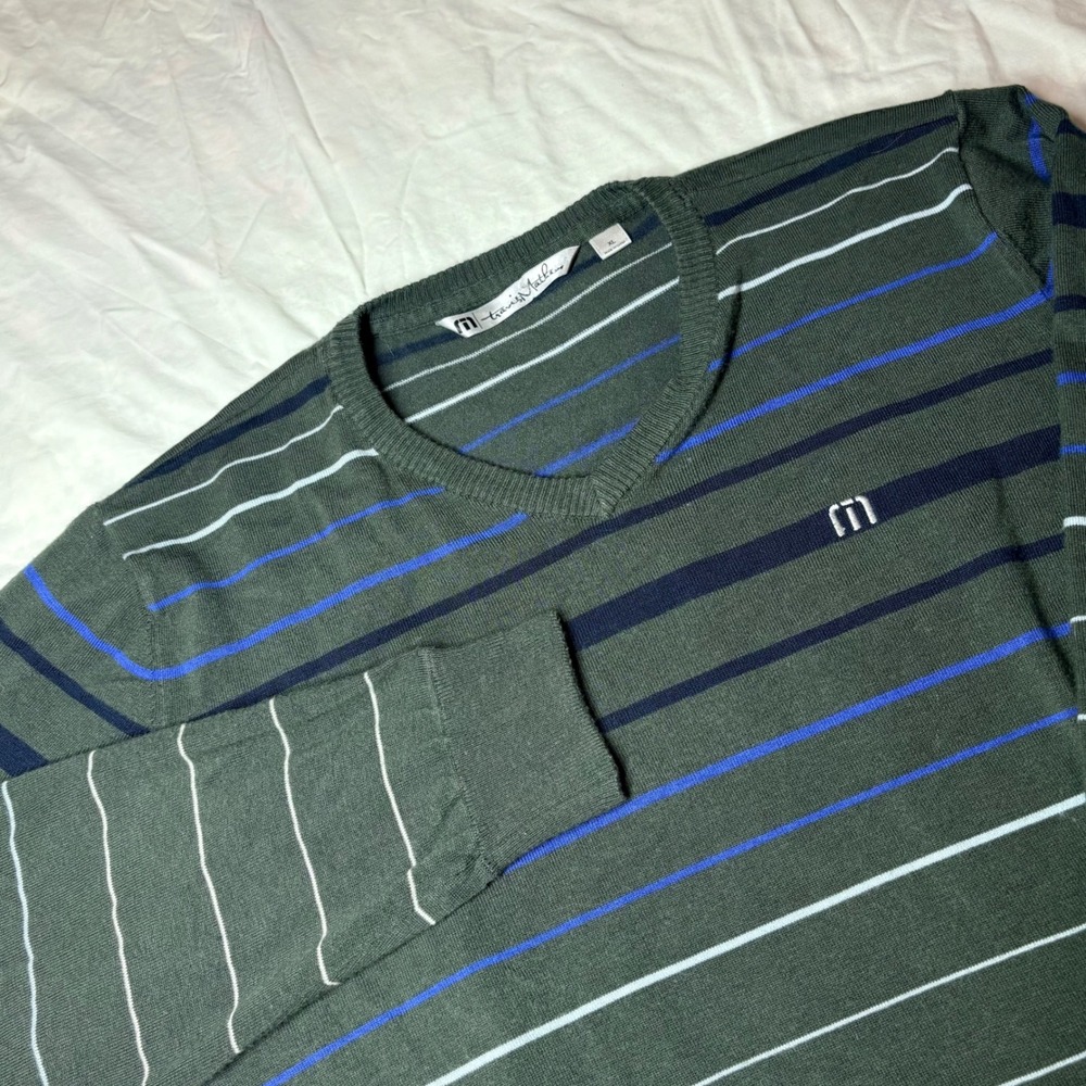 TravisMathew Mens XL V-Neck Lightweight Sweater Gray Striped Knit Golf Pullover‎